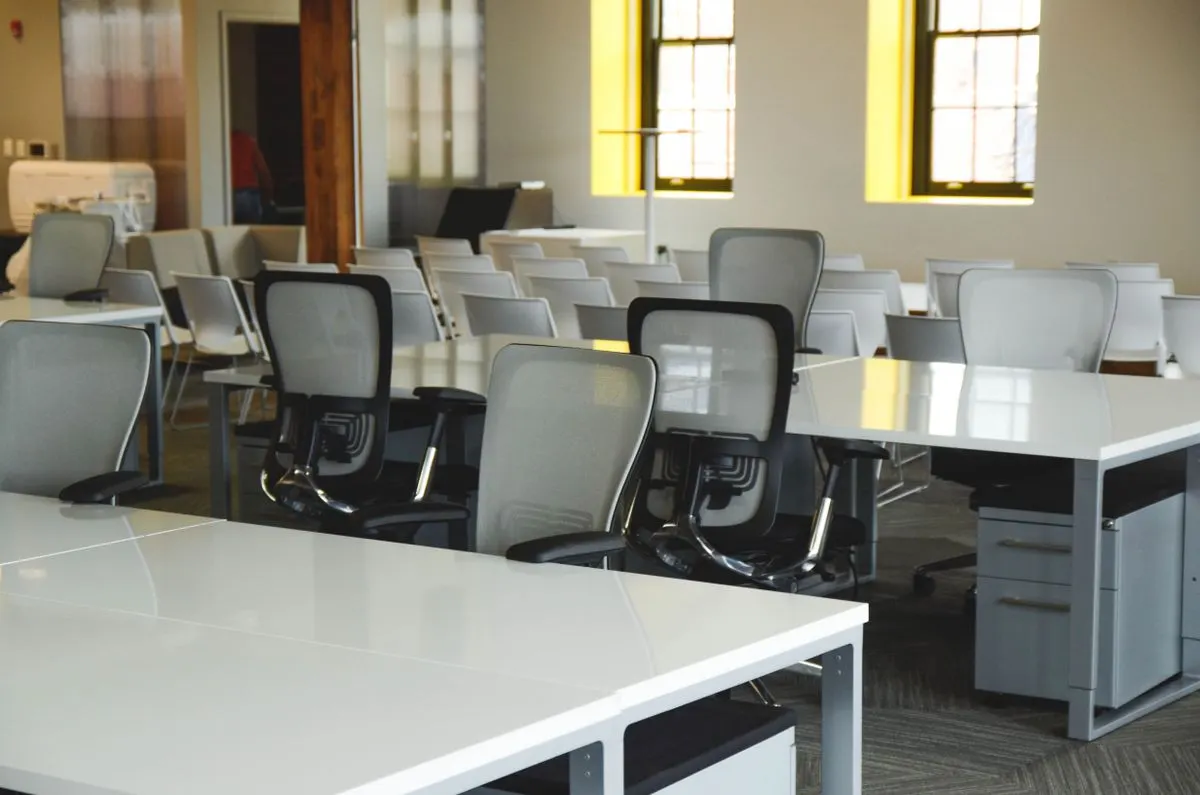 Por que a limpeza de carpete em coworking é essencial?